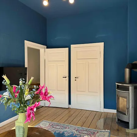 Cls Grosse Altbau Fuer 4 Personen Mit Xxl Dusche, Neues Bad, Dielen, Schlafsofa 160x200 Mit 20cm Matratze, Smart Tv & Schnellem Wlan In Ost, Nespresso Maschine Inklusive Kapseln, Naehe Hawk, Uni, Bosch, Ostbahnhof, A7 *