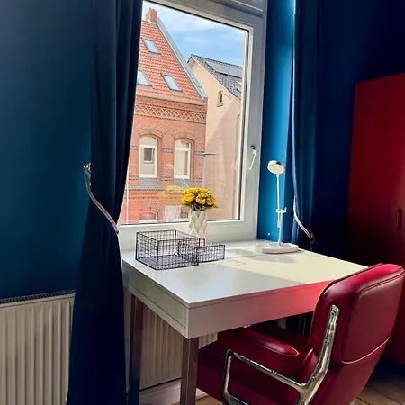 Apartament Cls Grosse Altbau Fuer 4 Personen Mit Xxl Dusche, Neues Bad, Dielen, Schlafsofa 160x200 Mit 20cm Matratze, Smart Tv & Schnellem Wlan In Ost, Nespresso Maschine Inklusive Kapseln, Naehe Hawk, Uni, Bosch, Ostbahnhof, A7 *