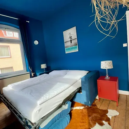 Apartament Cls Grosse Altbau Fuer 4 Personen Mit Xxl Dusche, Neues Bad, Dielen, Schlafsofa 160x200 Mit 20cm Matratze, Smart Tv & Schnellem Wlan In Ost, Nespresso Maschine Inklusive Kapseln, Naehe Hawk, Uni, Bosch, Ostbahnhof, A7