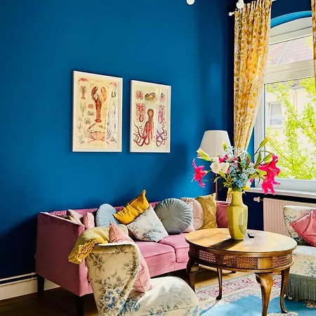 Cls Grosse Altbau Fuer 4 Personen Mit Xxl Dusche, Neues Bad, Dielen, Schlafsofa 160x200 Mit 20cm Matratze, Smart Tv & Schnellem Wlan In Ost, Nespresso Maschine Inklusive Kapseln, Naehe Hawk, Uni, Bosch, Ostbahnhof, A7 * Χιλντεσχάιμ