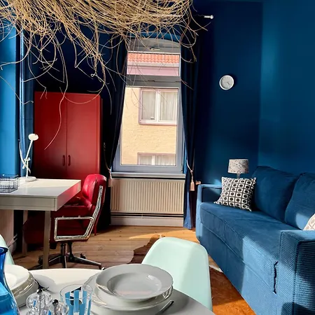 Cls Grosse Altbau Fuer 4 Personen Mit Xxl Dusche, Neues Bad, Dielen, Schlafsofa 160x200 Mit 20cm Matratze, Smart Tv & Schnellem Wlan In Ost, Nespresso Maschine Inklusive Kapseln, Naehe Hawk, Uni, Bosch, Ostbahnhof, A7 Apartament *