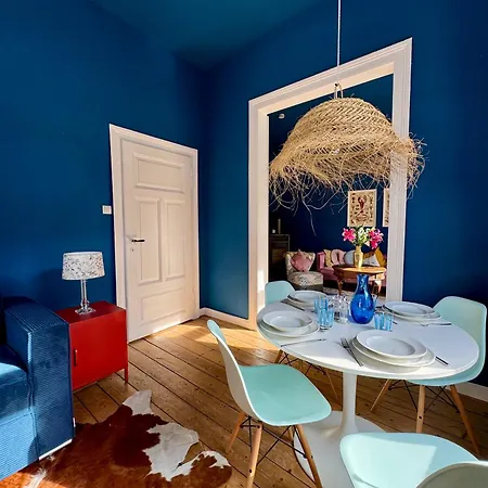 Cls Grosse Altbau Fuer 4 Personen Mit Xxl Dusche, Neues Bad, Dielen, Schlafsofa 160x200 Mit 20cm Matratze, Smart Tv & Schnellem Wlan In Ost, Nespresso Maschine Inklusive Kapseln, Naehe Hawk, Uni, Bosch, Ostbahnhof, A7