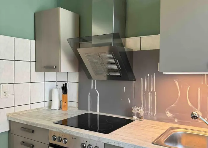 Apartment Cls Grosse Altbau Fuer 4 Personen Mit Xxl Dusche, Neues Bad, Dielen, Schlafsofa 160x200 Mit 20cm Matratze, Smart Tv & Schnellem Wlan In Ost, Nespresso Maschine Inklusive Kapseln, Naehe Hawk, Uni, Bosch, Ostbahnhof, A7 *