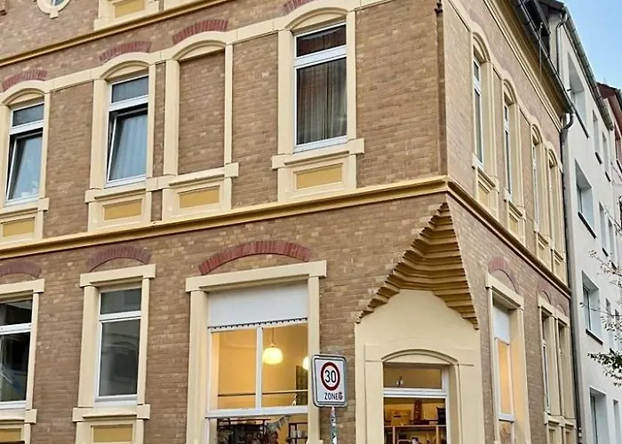 Cls Grosse Altbau Fuer 4 Personen Mit Xxl Dusche, Neues Bad, Dielen, Schlafsofa 160x200 Mit 20cm Matratze, Smart Tv & Schnellem Wlan In Ost, Nespresso Maschine Inklusive Kapseln, Naehe Hawk, Uni, Bosch, Ostbahnhof, A7 Apartment
